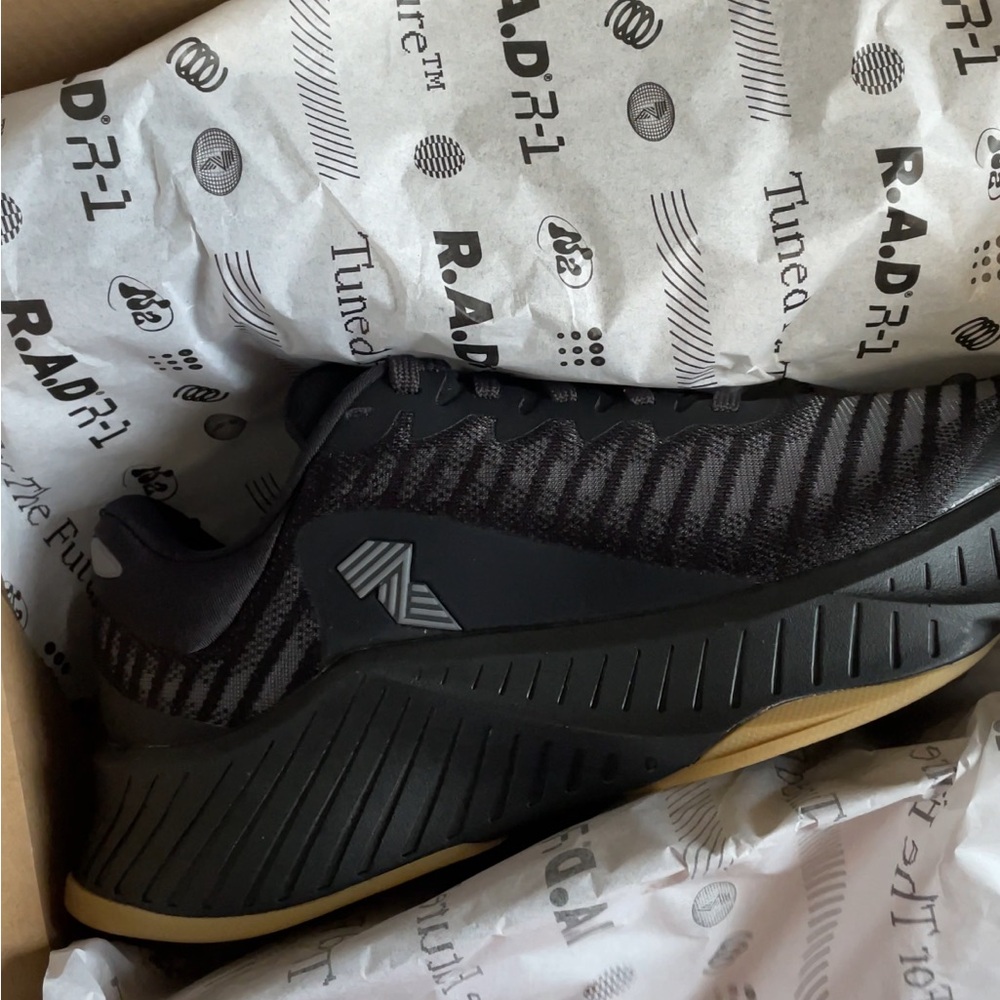 BRAND NEW Rad Global Runners